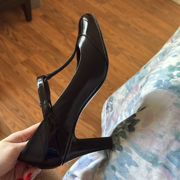 Giani Bernini memory foam Mary Jane heels - Picture 2 of 6